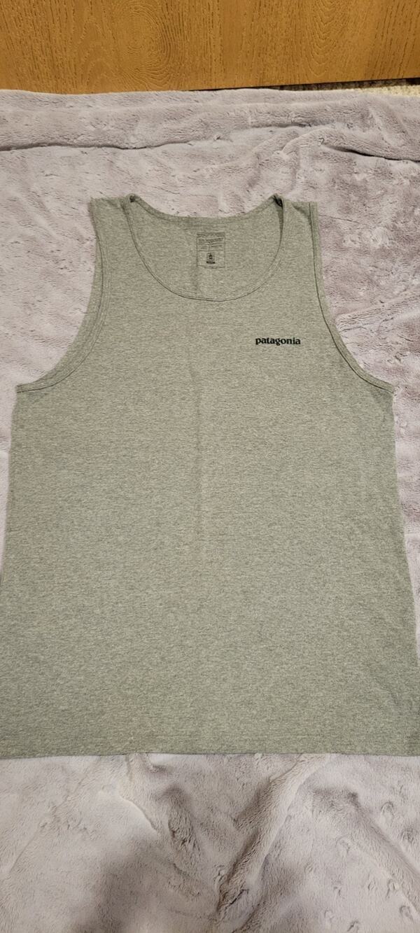 Patagonia P-6 Logo Tank Top Mens M Gray Sleeveless Shirt Summer Gorpcore Outdoor